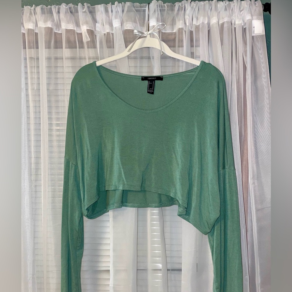 Forever 21 Cropped Green Longsleeve